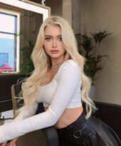 Yana, 23